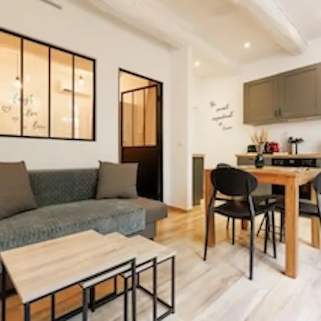 Apartment Le Notting Nid Chic Renove Coeur Du Vieil